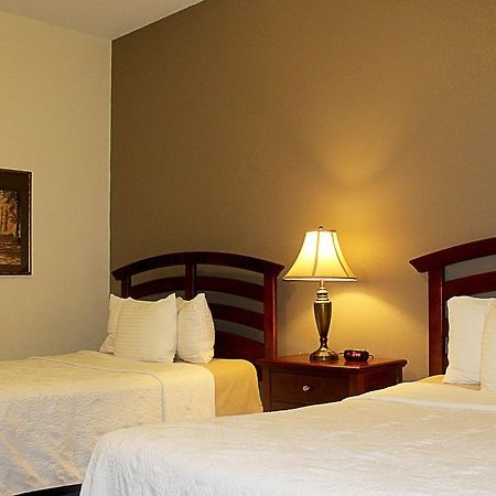 Crystal Springs Inn And Suites Towanda Ngoại thất bức ảnh