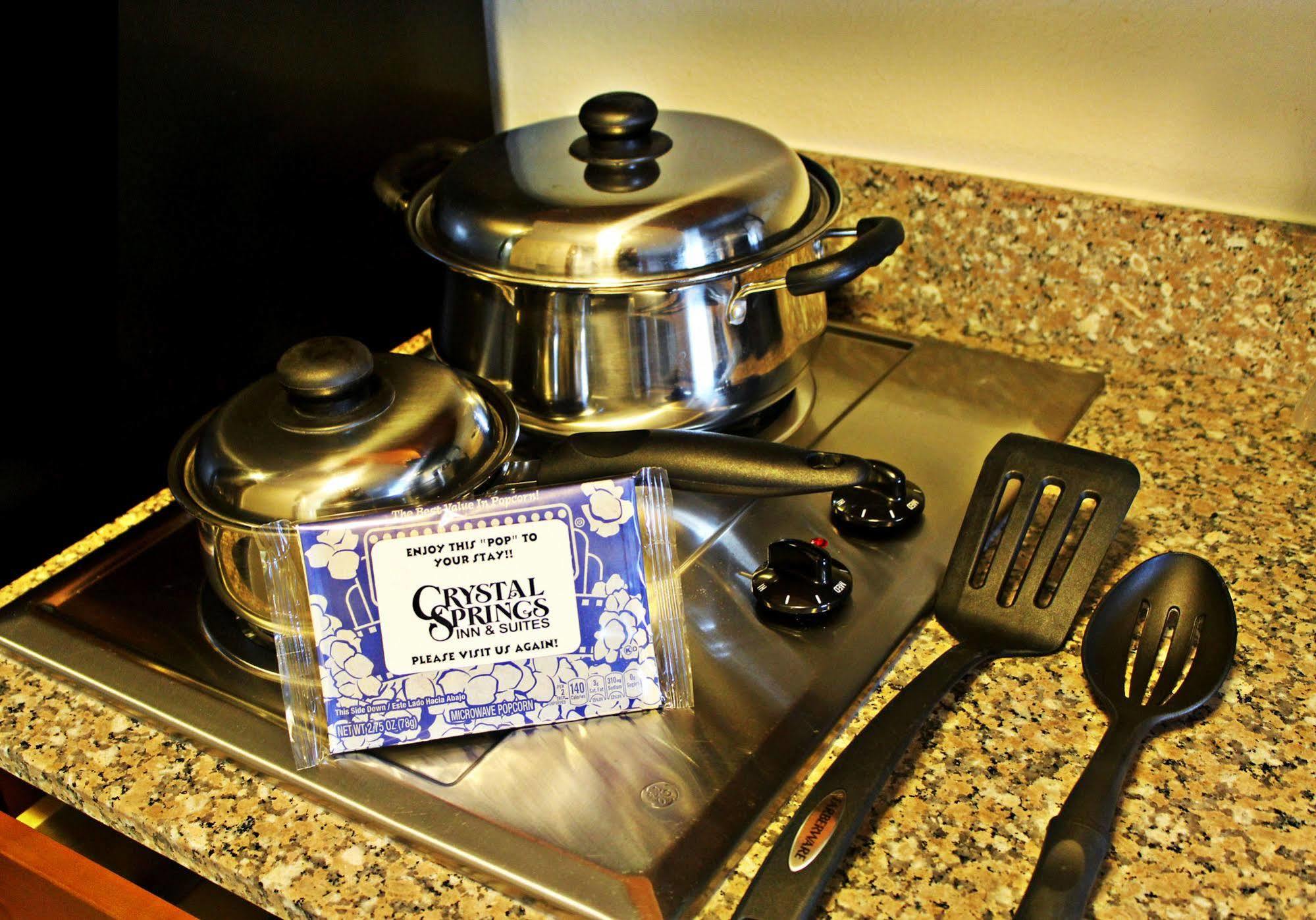 Crystal Springs Inn And Suites Towanda Ngoại thất bức ảnh