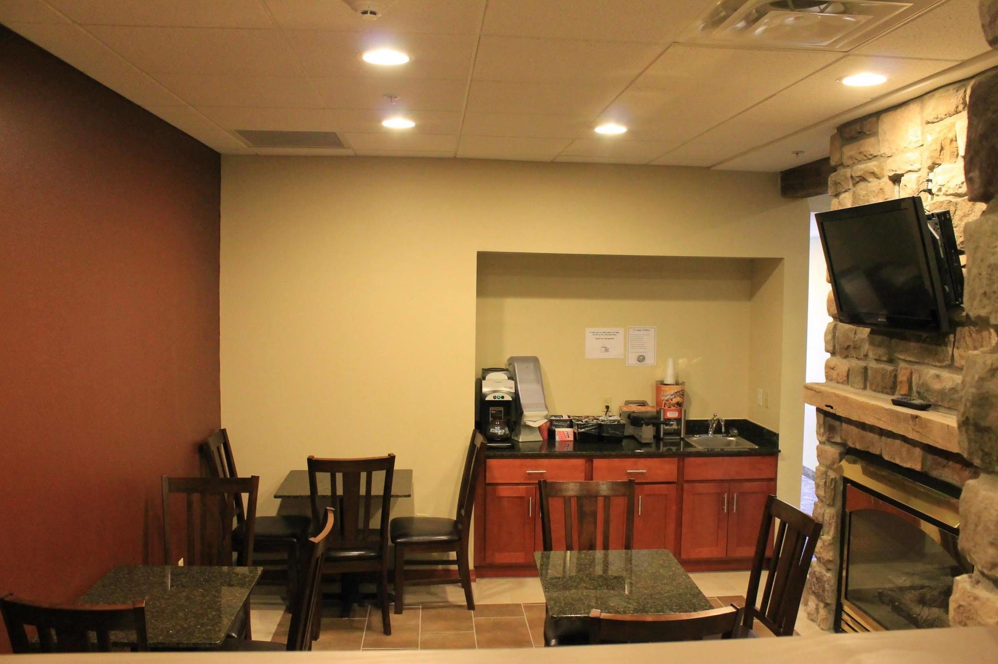 Crystal Springs Inn And Suites Towanda Ngoại thất bức ảnh